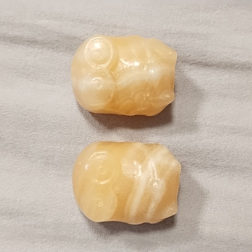 Calcite mini minion carvings